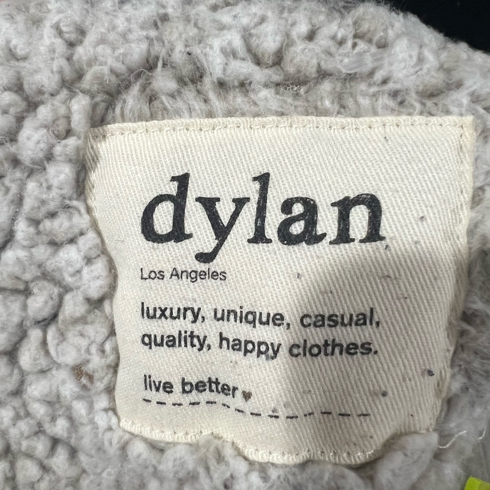 Dylan - Buffalo Plaid Sherpa Lined Puffer Vest - Medium - Picture 3 of 5